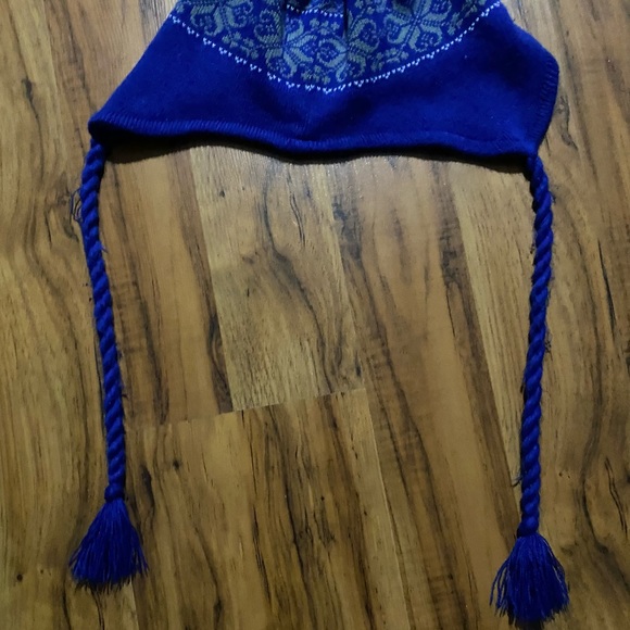 Women’s Captivating Headgear UK Wildcat Acrylic Toboggan Hat OS - Picture 8 of 15